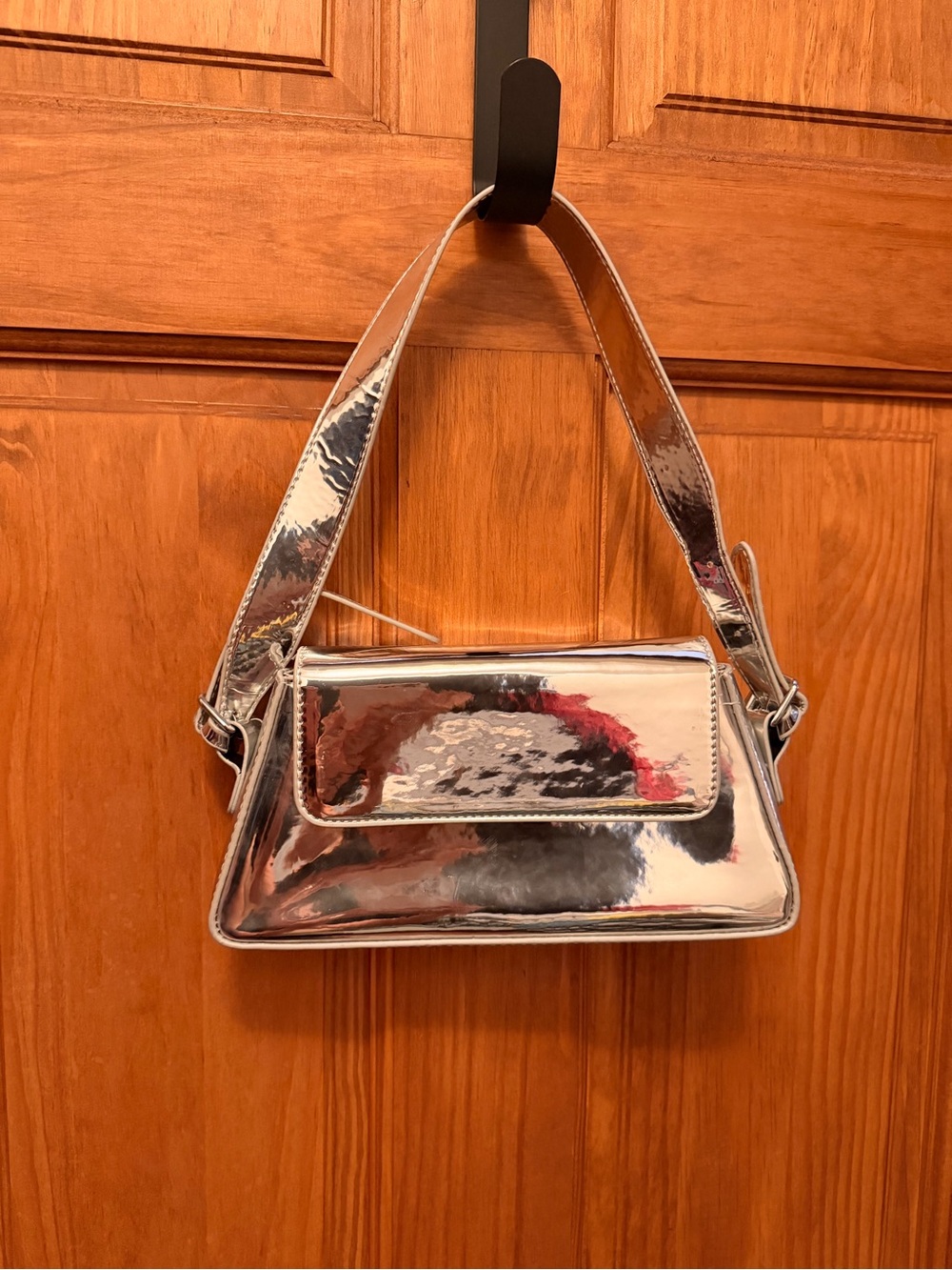 Silver Metallic Shoulder Bag - Women's Fashion Handbag